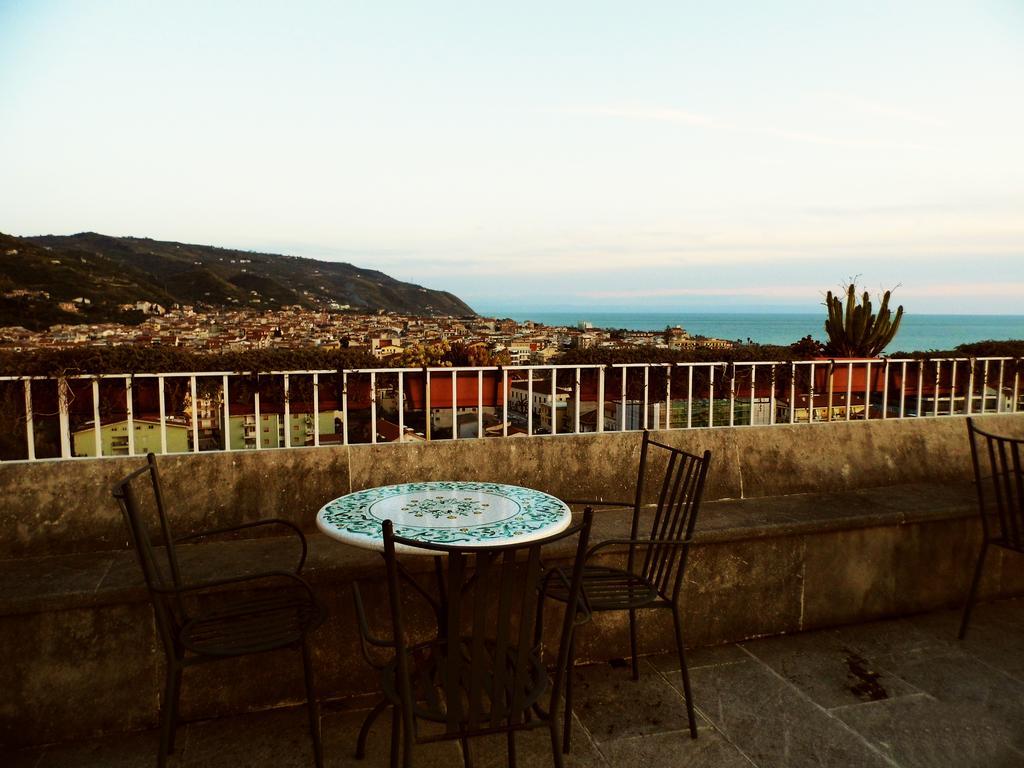 Hotel Ristorante Le Clarisse Амантеа Екстер'єр фото